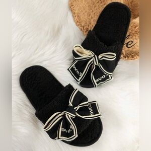 LOVE Bow Womens Plush Slippers 8/8.5 NEW